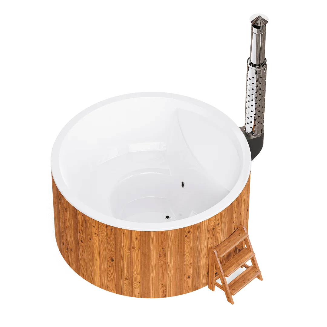 Vue plongeante sous un angle alternatif du bain nordique Elite 220 Hot Tub, mettant en valeur l'habillage en bois naturel et l'espace de baignade.