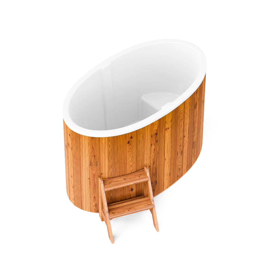 Bain nordique ovale compact Standart 98 Cold Tub avec habillage en bois et cuve blanche, idéal pour 2 personnes.