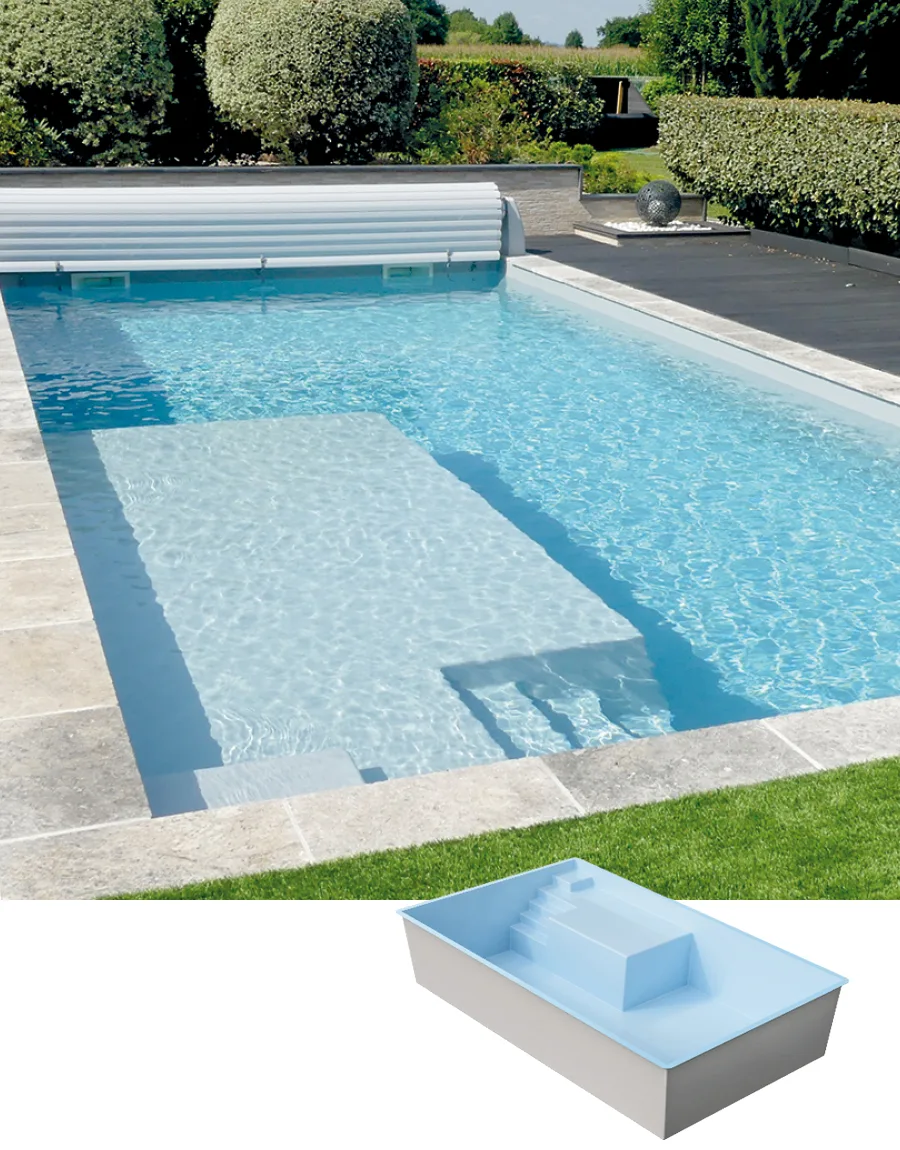 Piscine coque Canet Plage avec plage immergée et fond plat dans un jardin contemporain