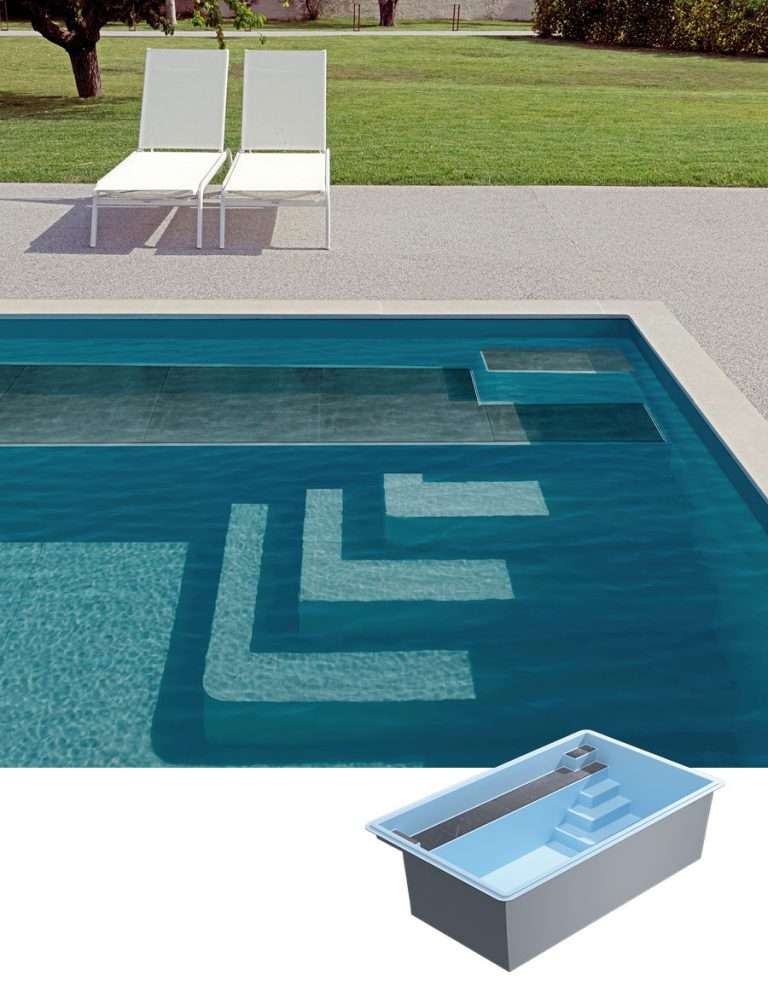 Piscine coque Charmante 5x3 avec banquette intégrée et design contemporain