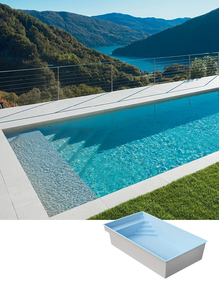 Installation d'une piscine coque rectangulaire Extra 70 à fond plat dans un jardin.